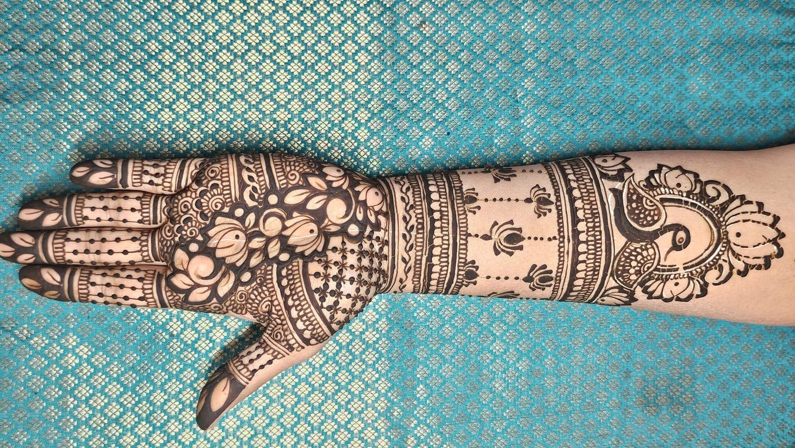 Fresh Mehndi Henna